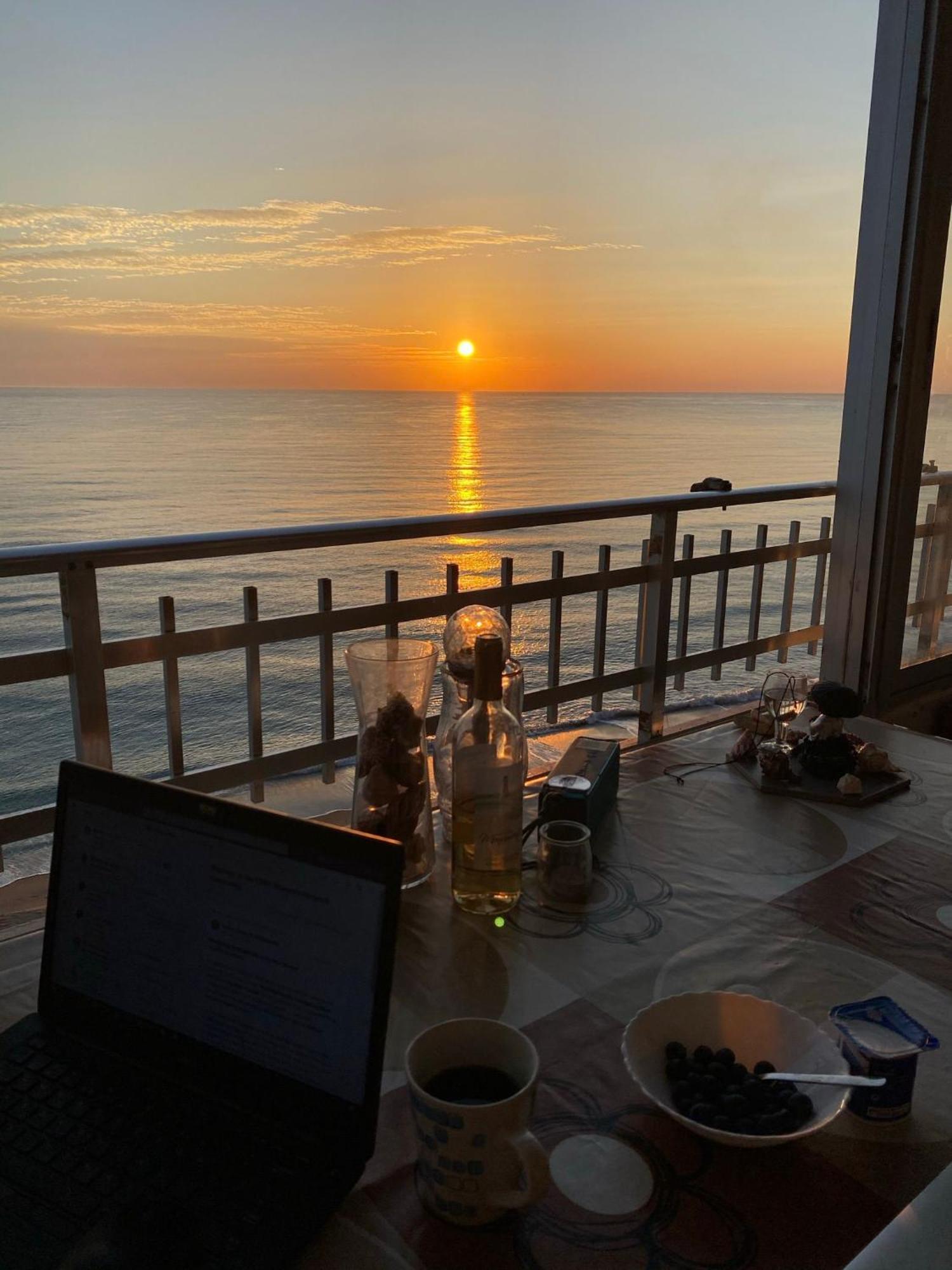 Sunset Room At Front Beach - Habitacion En La Playa Piso Privado Tavernes de Valldigna Zewnętrze zdjęcie